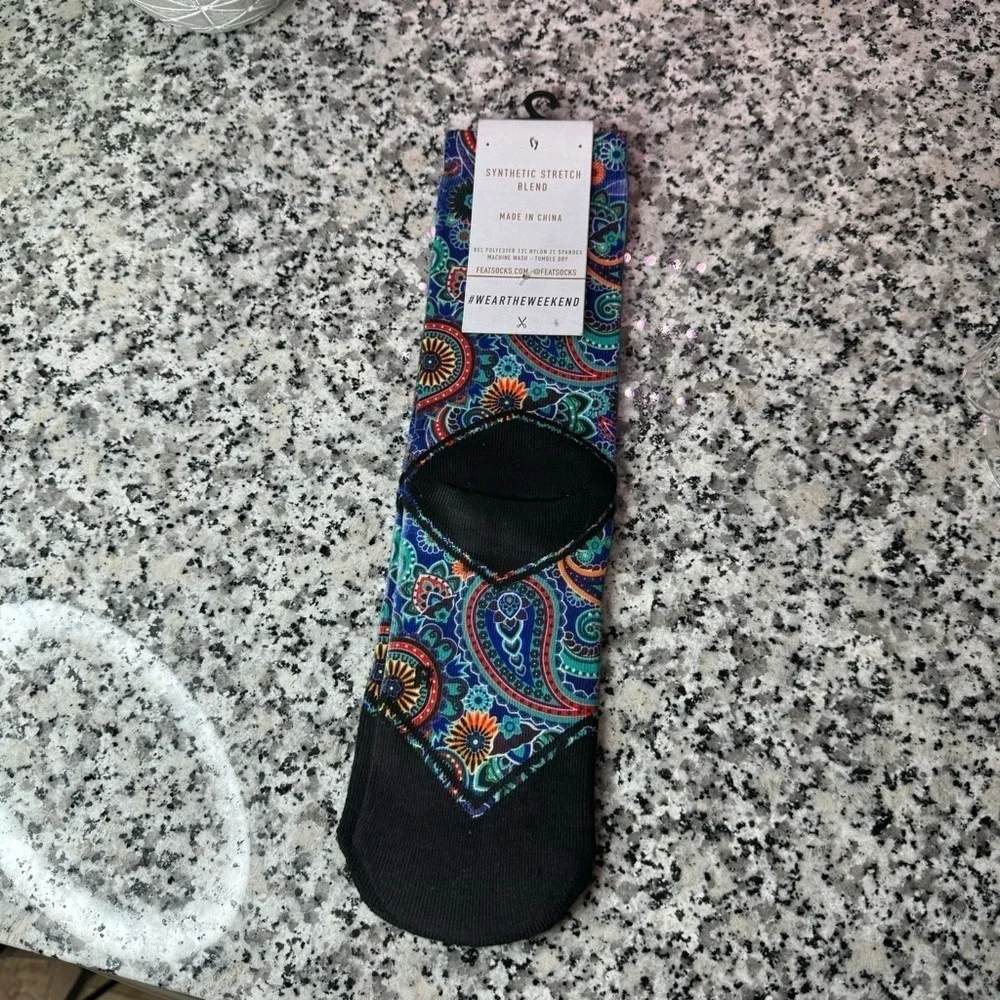 FEAT | Luxury brand of socks NWT Gorgeous Print Size Small